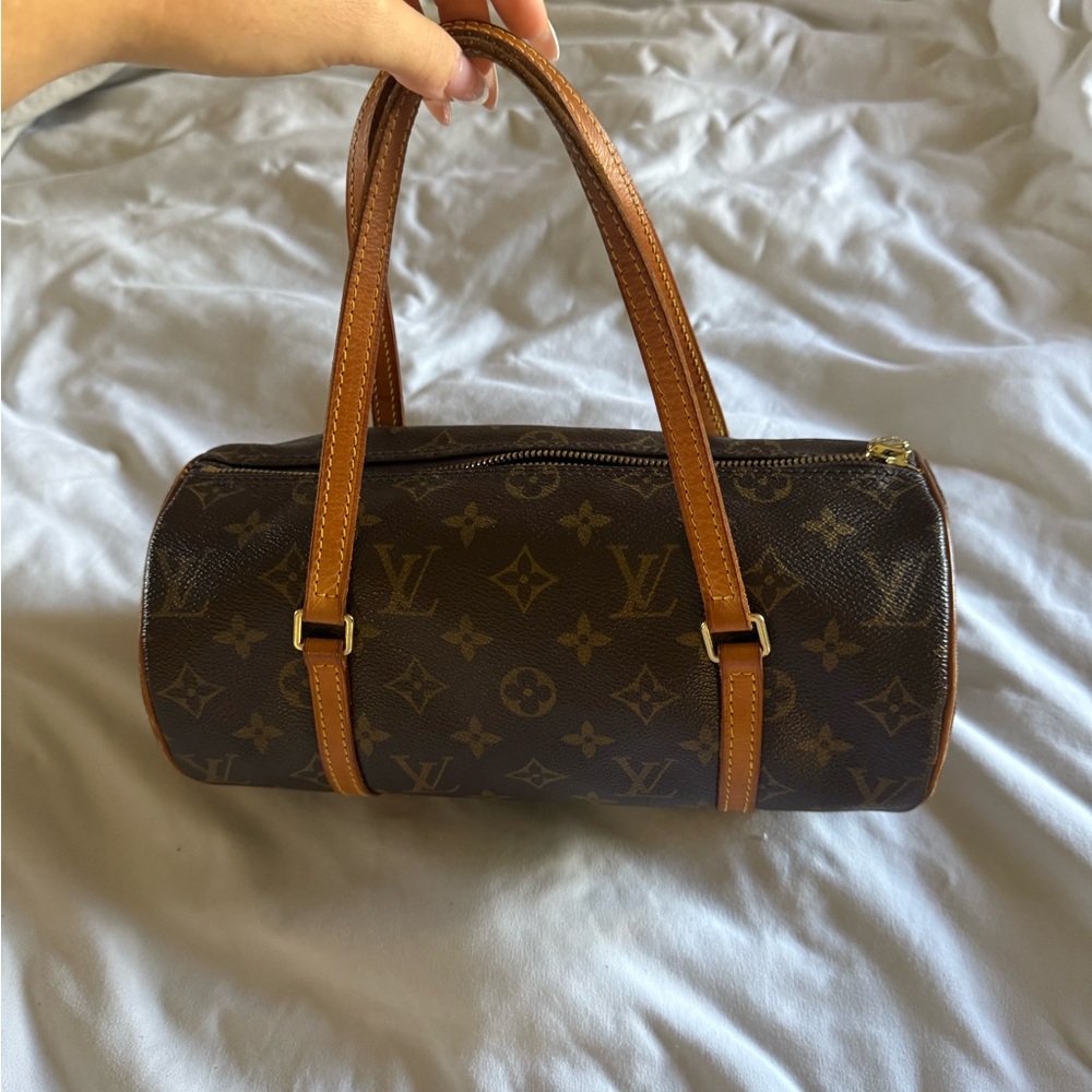 Authentic Louis Vuitton Monogram Canvas Papillion 26 - Picture 2 of 7